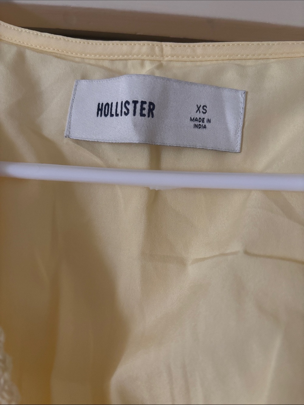 New, Never Worn, Hollister Butter Yellow Lace-Trim Button Front Blouse - Picture 2 of 4